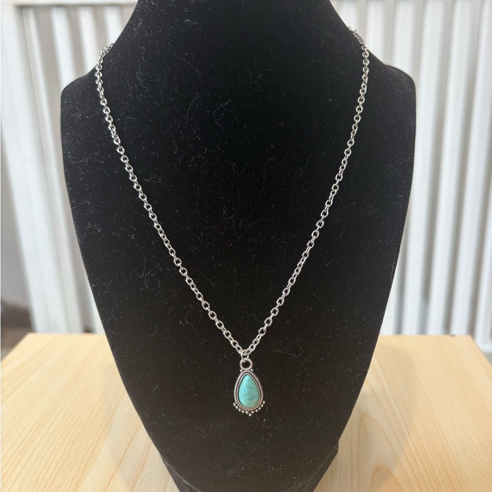Hand Crafted Elegant Silver and Turquoise Pendant Necklace